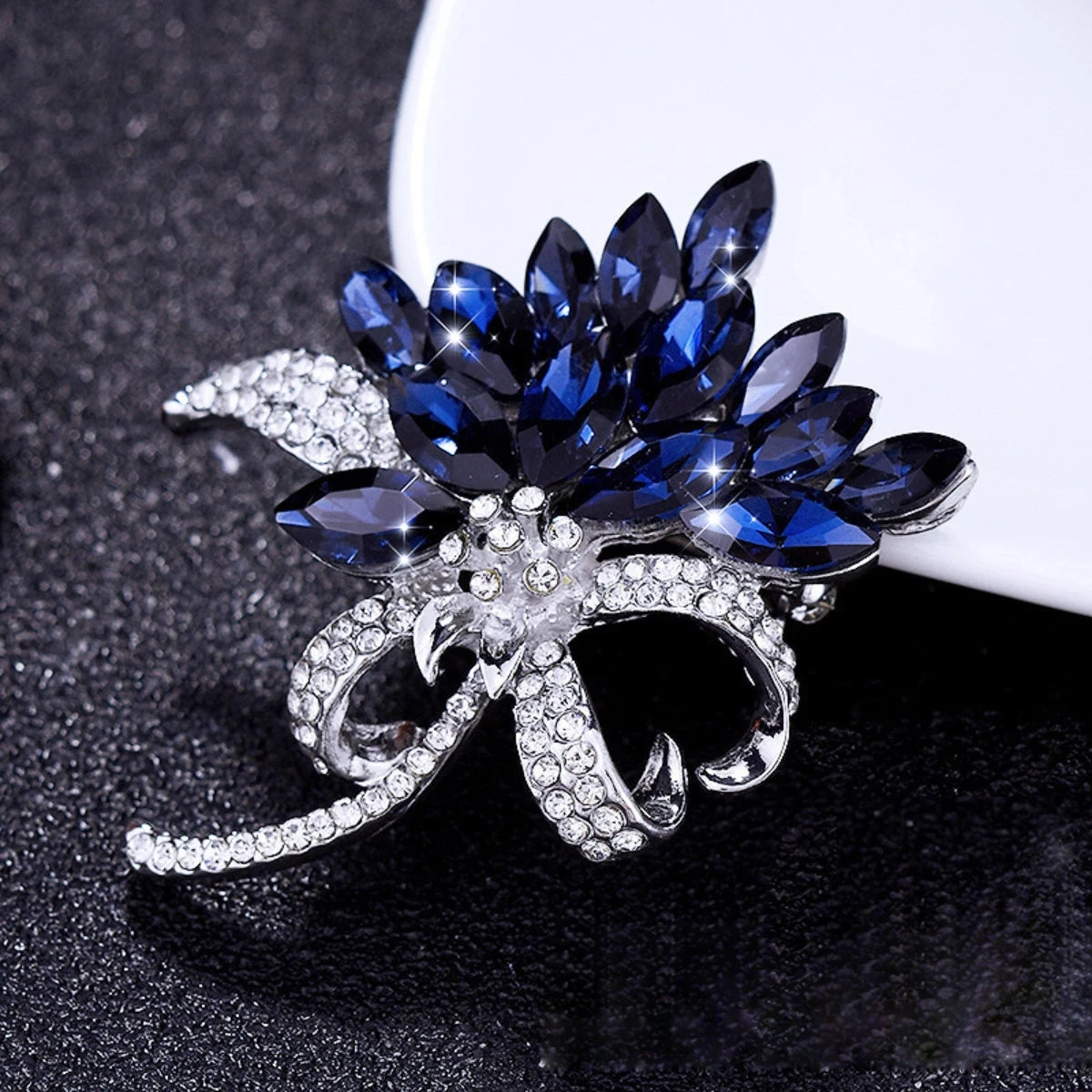 1PC Women's Fashion Trendy Charm Brooch Jewelry Chest Flower Accessories Suitable for Date, Party, Festival Gifts
